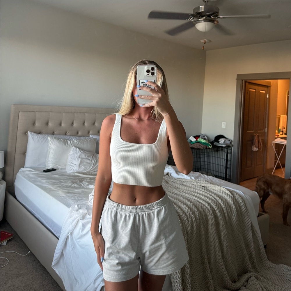 Aritzia Ribbed Square Neck Cropped Tank